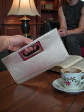 Charger l'image dans la galerie, Sac pochette argenté
