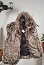 Charger l&#39;image dans la galerie, Veste en pilou brune jbc taille xs
