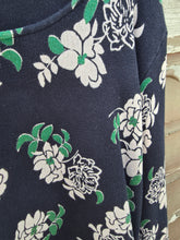 Charger l'image dans la galerie, Pull bleu a fleur taille xl

