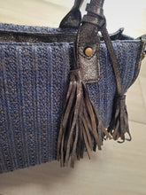 Charger l&#39;image dans la galerie, Grand sac bleu et argenté
