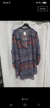 Charger l'image dans la galerie, Blouse tunique imprimé ethnique bohème Cassis Collection T46
