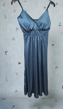 Charger l'image dans la galerie, Robe soyeuse bleue taille m
