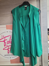 Charger l'image dans la galerie, Blouse verte taille xs
