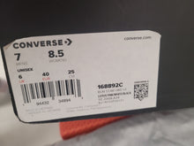 Charger l'image dans la galerie, Converse rose chuck tailor pointure 40
