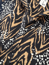 Charger l'image dans la galerie, Chemisier leopard taille L
