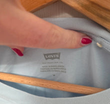 Charger l'image dans la galerie, Tee shirt bleu levis taille m
