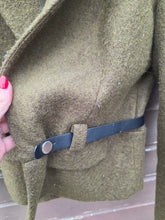 Charger l'image dans la galerie, Veste kaki cintrée
