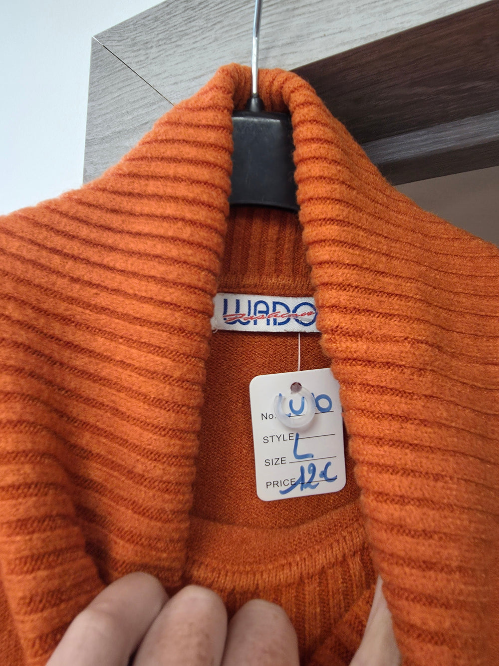 Pull col roule orange taille L