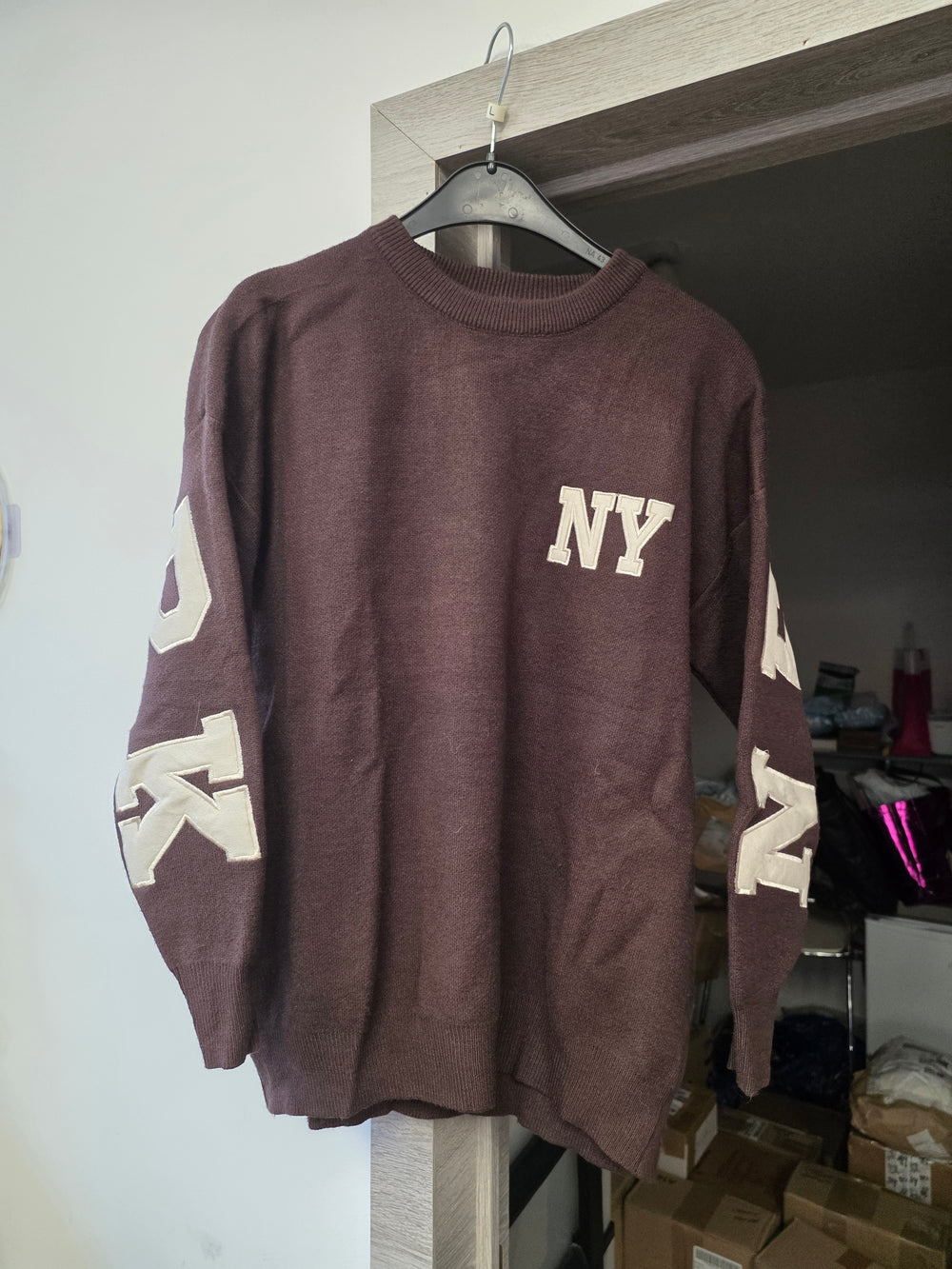 Pull brun NY t. Unique