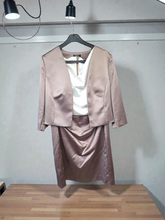 Charger l'image dans la galerie, Robe et blazer bronze taille 46
