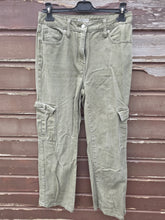 Charger l'image dans la galerie, Pantalon kaki taille m
