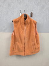 Charger l'image dans la galerie, Veste sans manche orange taille l
