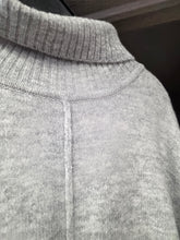Charger l'image dans la galerie, Pull poncho gris taille L
