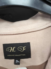 Charger l'image dans la galerie, Veste beige suedine taille m
