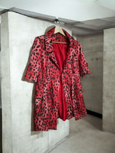 Charger l'image dans la galerie, Veste en soie leopard taille m
