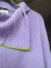 Charger l'image dans la galerie, Pull mauve taille L
