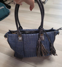 Charger l&#39;image dans la galerie, Grand sac bleu et argenté
