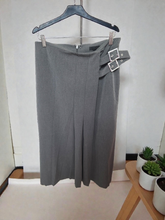 Charger l'image dans la galerie, Jupe longue grise taille L
