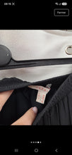Charger l'image dans la galerie, Jupe noire a volants taille m
