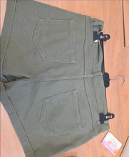 Charger l'image dans la galerie, Short en jeans kaki taille l
