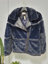 Charger l'image dans la galerie, Veste pilou bleue taille m
