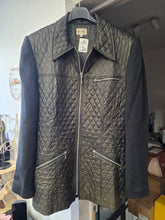Charger l'image dans la galerie, Veste kaki et noire taille L
