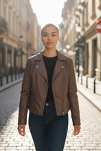 Charger l&#39;image dans la galerie, Veste brune cache cache en simili brune taille xl
